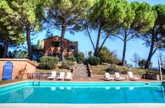 Villa with private pool, air conditioning, billiard. Panoramic views and quiet!