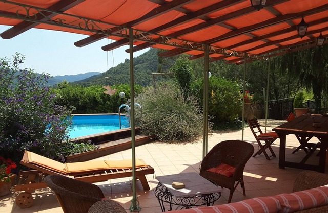 Villa mit privatem Pool, umgeben von Natur, nur wenige Kilometer vom Meer entfernt