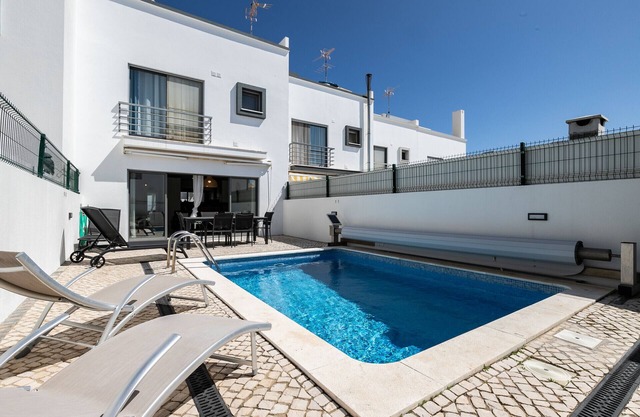 Villa mit privatem Pool 100 m vom Strand entfernt by ALGARVEMANTA (16V3)