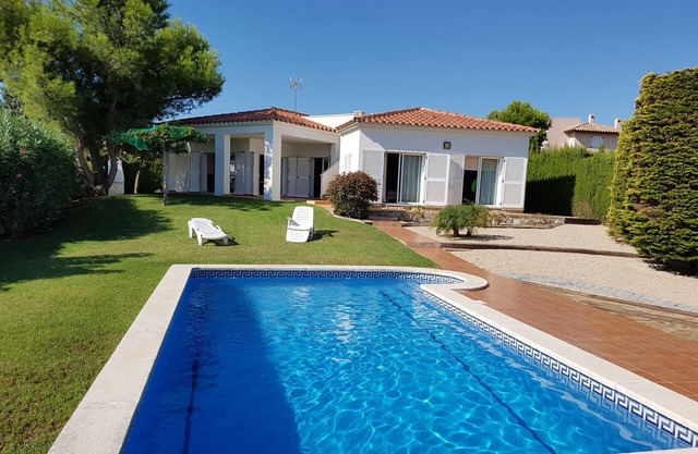 Villa mit Meerblick, herrlichem Garten, privatem Pool 11 Personen, Klimaanlage