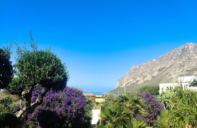 Villa with sea view, 3 minutes from the beach