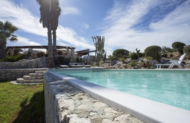 Villa mit herrlichem Panorama-Meer-Pool auf Lager voll plemmirio