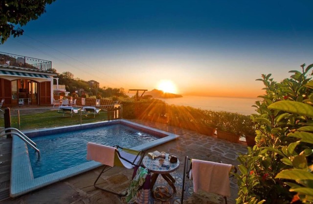 Villa with swimming pool & barbecue, sea view on Capri, Amalfi Coast 20 min away