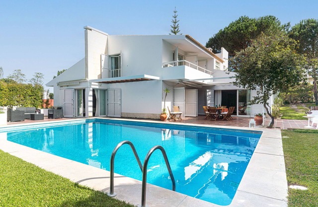 Villa Yara - Superb villa with pool at walking distance of the beach