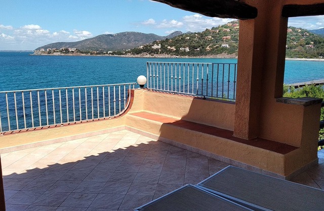 Villa Ylenia - Villa mit direktem Zugang zum Meer und einem großen Garten