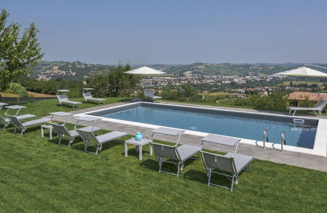 Villa Zeta, charmanter Ort mit tollem Pool und Aussicht !!