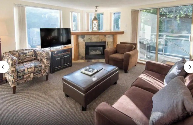 Village Area - Hot Tub - 3BR/3BA