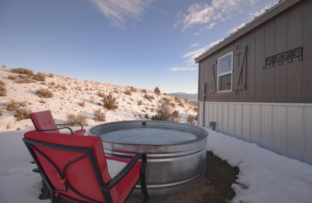 Village Cabin 4 sleeps up to 6