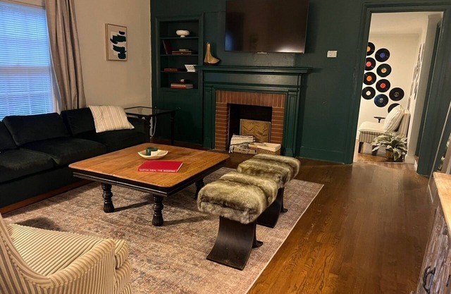 Village District - Historic 2-bedroom house in Raleigh