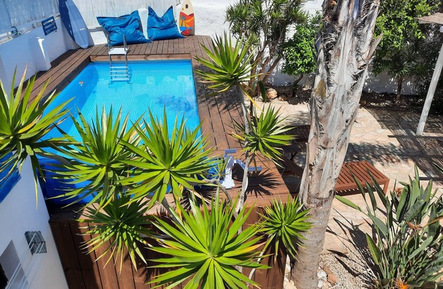 Dorfhaus im Herzen Ferragudos,schöner Patio,Dachlounge , neuer privater Pool!