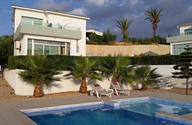 Dorf Lage mit herrlichem Meer / Pool Aussicht- 3 Gehminuten von Restaurants