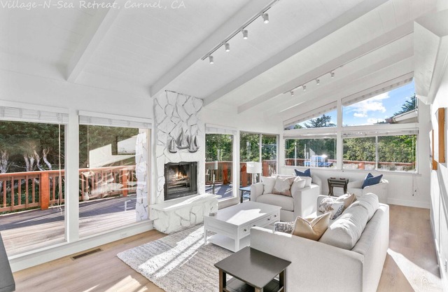 Newly remodeled 4 bed 3 bath close to town and beach