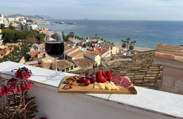 Villajoyosa- Sunny Apt in Historic Ctr - with Beautiful Sea View