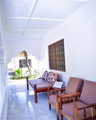 Villas - Beach 2 km, Wifi, SmartTV, Parking - by Mango Tree Cottages Kilifi