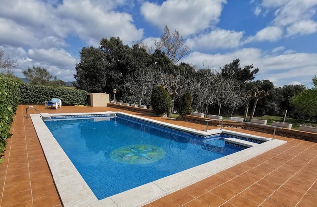 VILLAS COSETTE HOUSE MASIA CAN TIBAU surrounded by forests and fields