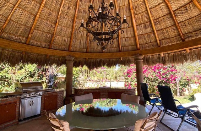 Villas Escondido, Villa # 3 One Bed. Only 3 km-2ml.to the beach and shopping