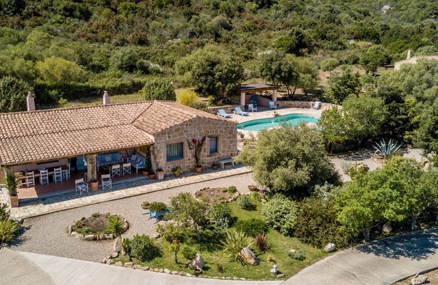 Ville delle Fonti a San Pantaleo 2 km vom Meer entfernt, privater Pool, großer Garten