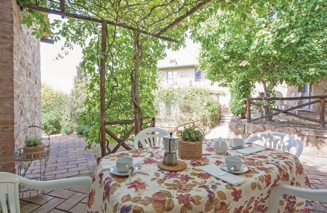Villetta in Borgo Toscano Antico, garden, park and swimming pool, apartment 10