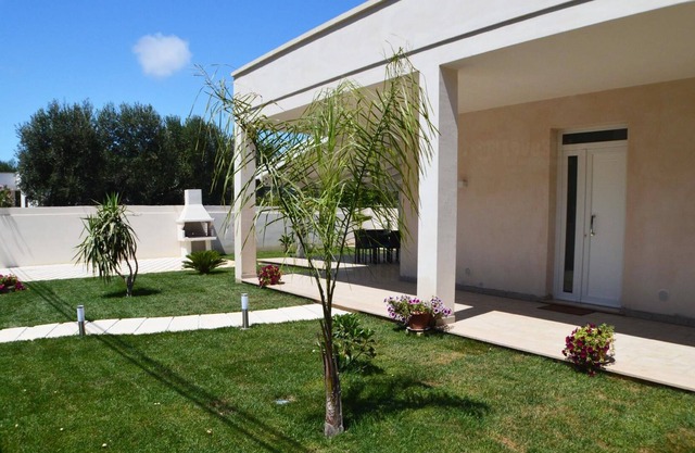 Elcisia luxe beach house