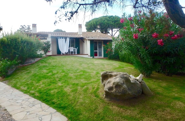 Ferienhaus am Strand von Porto Giunco ​​(Notteri). ENGLISH / FRENCH