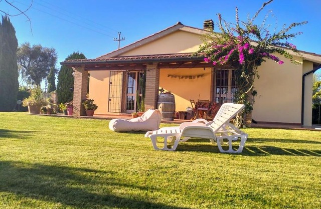 Villetta Rio, large private garden