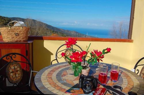 Ferienhaus mit Meerblick und ausgestatteter Terrasse