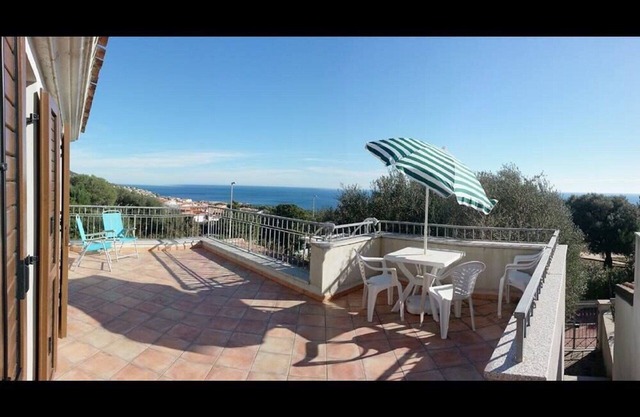 Villetta Vicino al Mare - Primo Piano - 2-4 Posti Letto IUN Q3564
