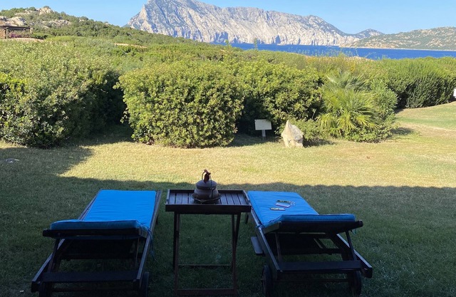 Villino D5 150 m vom Strand mit Blick auf das Meer und die Insel Tavolara entfernt