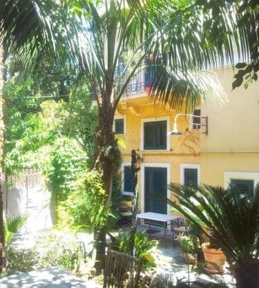 Villino with Garden