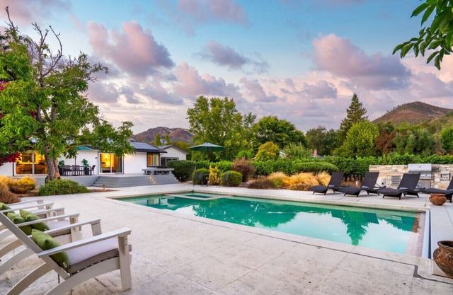 Vina Vista - 3 BD with Pool, Hot Tub and Close to Wineries