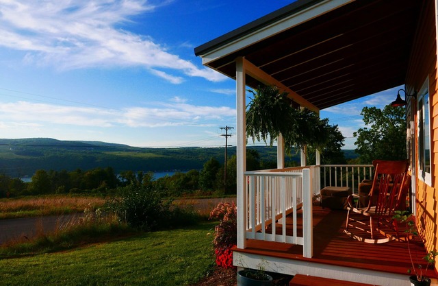 Vineyard Farmhouse w/ Hot Tub + Lake Views