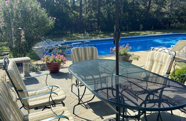 Vineyard Getaway, Private Home, Centrally Located To All Island Amenities.