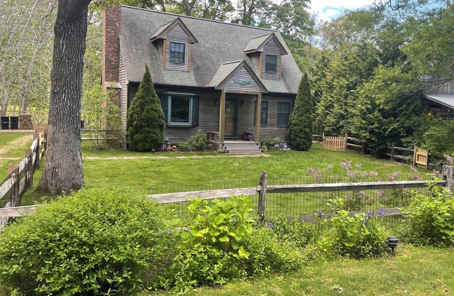 Vineyard Haven, Close to town and Lake Tashmoo