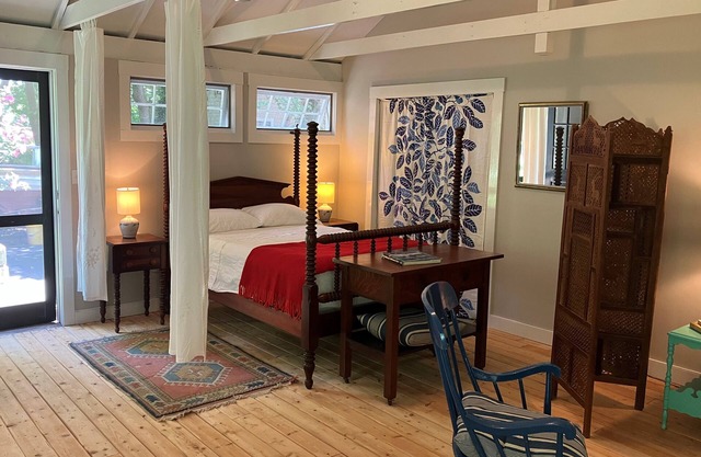 Vineyard Haven Guest Cottage