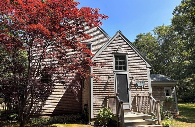 Authentic Marthas Vineyard Neighborhood