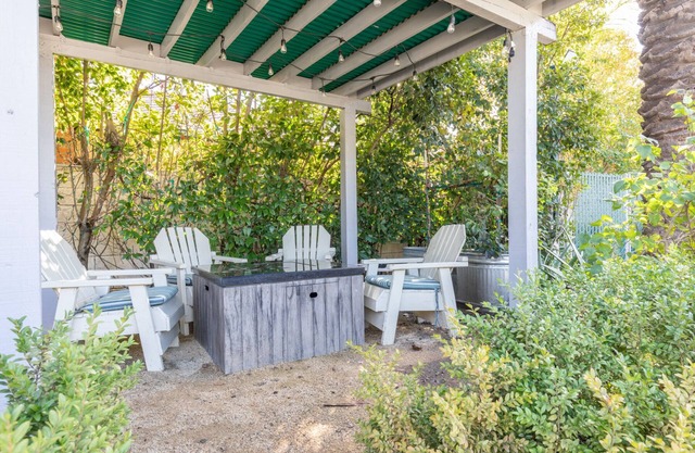 Vineyard Valley Inn