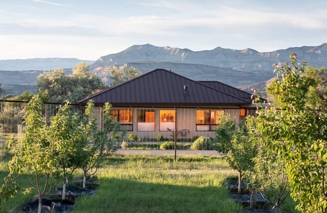 Vini's House, a Cool Creek Retreat