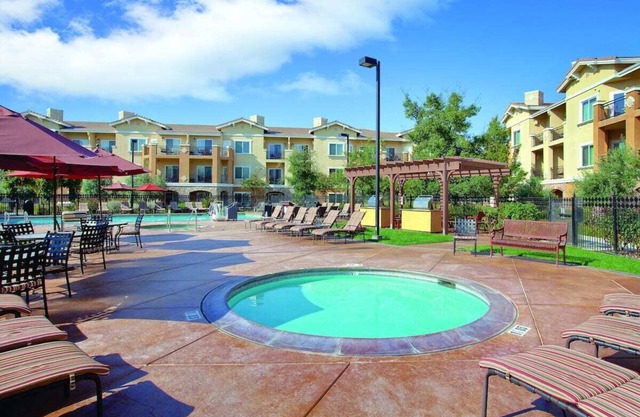Vino Bello Napa 1 BDRM+Sleeper/sleeps 4 - Shuttle to Bottle Rock!
