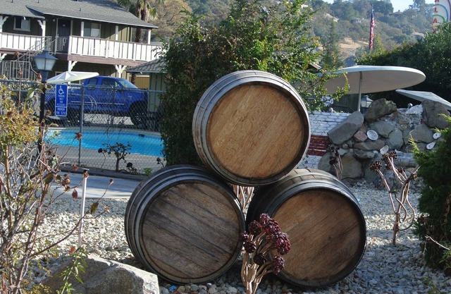 Vino Inn & Suites