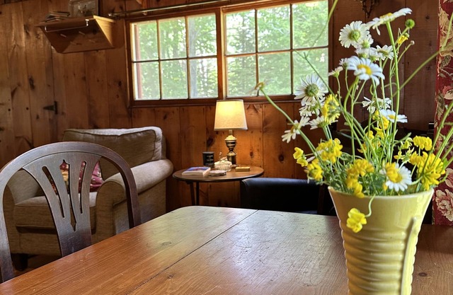 Vintage 1920s Speakeasy Cabin Overlooking the Sandy Shores of Swan Lake!