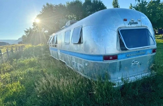Vintage 1985 Excella Airstream at Arcady Ridge Ranch in Dubois, Wyoming +Wifi/AC