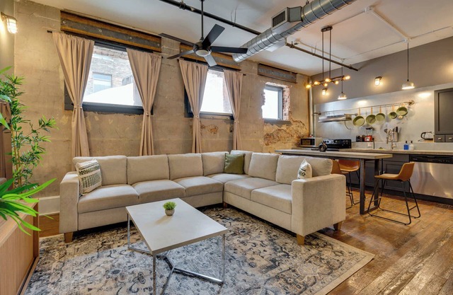 Vintage Boho Retreat | Covered Parking | Gym | DT