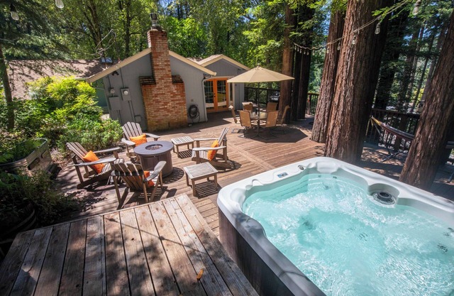 Retreat Redwood - Upscale Vintage Haupt mit Sunny privaten Deck in den Redwoods.