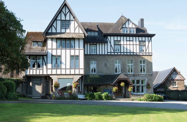Schönes klassisches Schloss mit privatem Pool