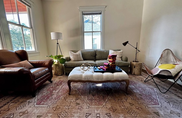 Vintage Haven: Historic Bungalow Retreat