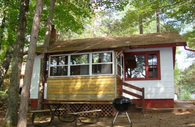 Vintage Lakeside Cottage