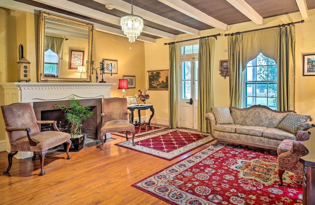 Vintage Louisiana Vacation Rental Home