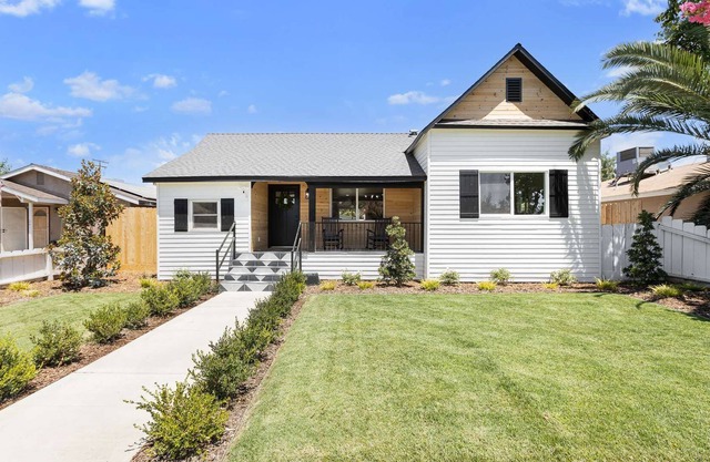 Vintage Modern Cottage in Downtown Exeter + Near Sequoia National Park