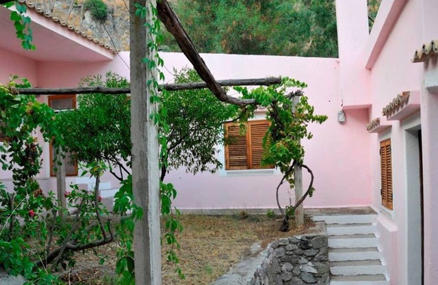 VIRGIN / LION TWO-ROOM APARTMENT - CAMINIA