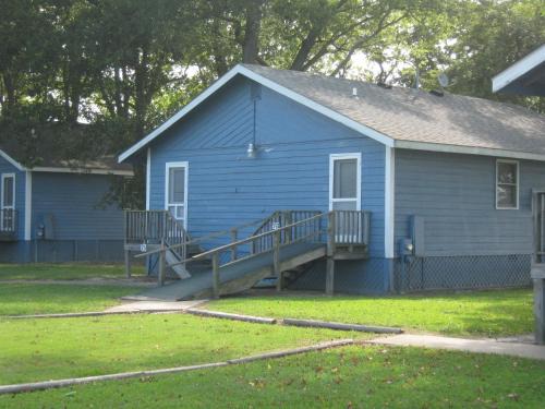 Virginia Landing Camping Resort Cabin 1